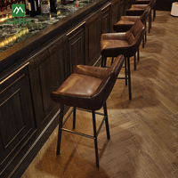 Ensemble de tables et chaises de bar commerciales durables pour restaurants, tabourets de bar rembourrés marron avec plateau en bois et structure métallique pour cafés et salons de thé
