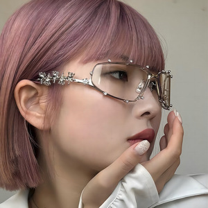 Lmamba 81088 Luxury Bling Y2k Sunglasses Women Rhinestone Small Oval Shades Fashion Metal <b>Frame</b> Diamond Sun Glass - Product Image 2