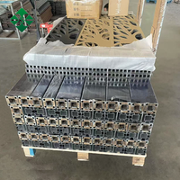 Clôture en composite bois-plastique (WPC) économique, résistante aux UV, avec poteaux en alliage d'aluminium, clôture d'intimité 6x6 pieds pour extérieur