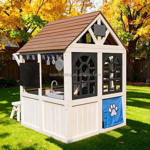 Casa de juegos infantil de madera blanca para exteriores con orificio para perros de plástico y pizarrón pequeño - Product Image 5