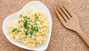 Convenienti spaghetti istantanei a basso contenuto calorico e a basso contenuto di grassi pronti per il consumo di tagliatelle fredde scatola/sacchetto di imballaggio farina di grano ingrediente primario - Product Image 6