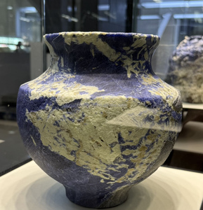 Vase en marbre bleu naturel <span class=keywords><strong>de</strong></span> Bolivie, sculpture en pierre sculptée à la main, vase décoratif en pierre pour hall <span class=keywords><strong>de</strong></span> villa, projet immobilier - Product Image 3