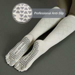 High Quality <b>Training</b> Pilates Grip Sports <b>Socks</b> Custom logo Women Anti Slip <b>Socks</b> Reformer Wholesale Yoga Non Slip Breathable - Product Image 3