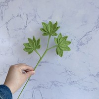 Vente en gros de roses en coton crochetées en fleurs |   Fleurs tricotées artisanales faites à la main pour les détaillants de diplômes, de Noël et du Nouvel An