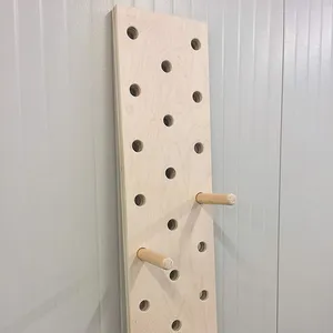 Pegboard de escalada duradero para uso en gimnasio, montado en la pared, para fitness funcional