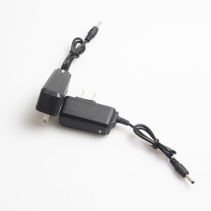 Cargador Enchufable 100-240V 5V 2A 10W Para Carga Estándar de Baterías - Product Image 1