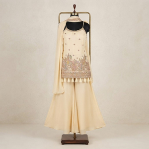 Ensemble indien pour femme : tunique kurti brodée sans manches à fines bretelles, pantalon palazzo à jambes larges et dupatta - Product Image 1