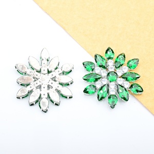 Aplique de Diamante Grande Floco de Neve com Micro Zircônia e Flor, Fecho de Cobre Banhado, Fivelas de Base Plana com Nó de Sapo para Embelezamento de Casamento - Product Image 5