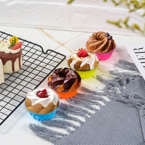 Moules à muffins en silicone réutilisables colorés, différentes formes, pour la cuisson de gâteaux - Product Image 3
