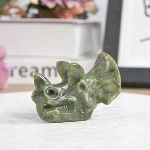 Crânes en cristal de 60 mm de haute qualité en gros, style vintage, crânes triangulaires sculptés en pierres précieuses pour la décoration de voitures et de maisons - Product Image 3