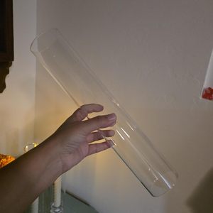 Cilindros de vidrio transparentes cónicos a prueba de viento con base para velas, portavelas medianos tipo huracán para bodas - Product Image 5