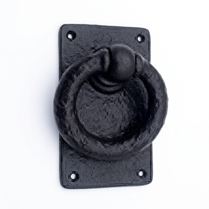 Plaque de porte en acier au carbone noir avec anneau de traction, design moderne pour entrée de maison et armoire, installation par vis, Coshik Exports - Product Image 1