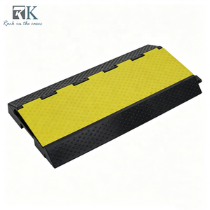 Rampe de protection de câbles en caoutchouc pour événements extérieurs, 12/34/5 canaux, robuste, en vente - Product Image 1