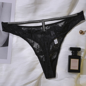 Tanga de encaje sexy para mujer, bragas ajustadas con diamantes de imitación, bragas de cintura baja que realzan la cadera, bragas sexys y atractivas. - Product Image 6