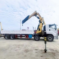Grue montée sur camion Isuzu 8x4, moteur XC MG, 28 tonnes, flèche pliante à 8 sections, transmission manuelle rapide à 12 vitesses, haute capacité de charge