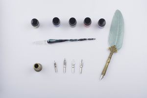 HY Penna in Metallo Elegante Stile Europeo, Penna a Sfera con Piuma, Vendita Calda da Shanghai Cina, Articoli per Scrittura e Correzione, Penna in Vetro - Product Image 2