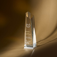Nouveau trophée en cristal transparent personnalisé avec base en métal argenté pour la commémoration des récompenses des employés exceptionnels