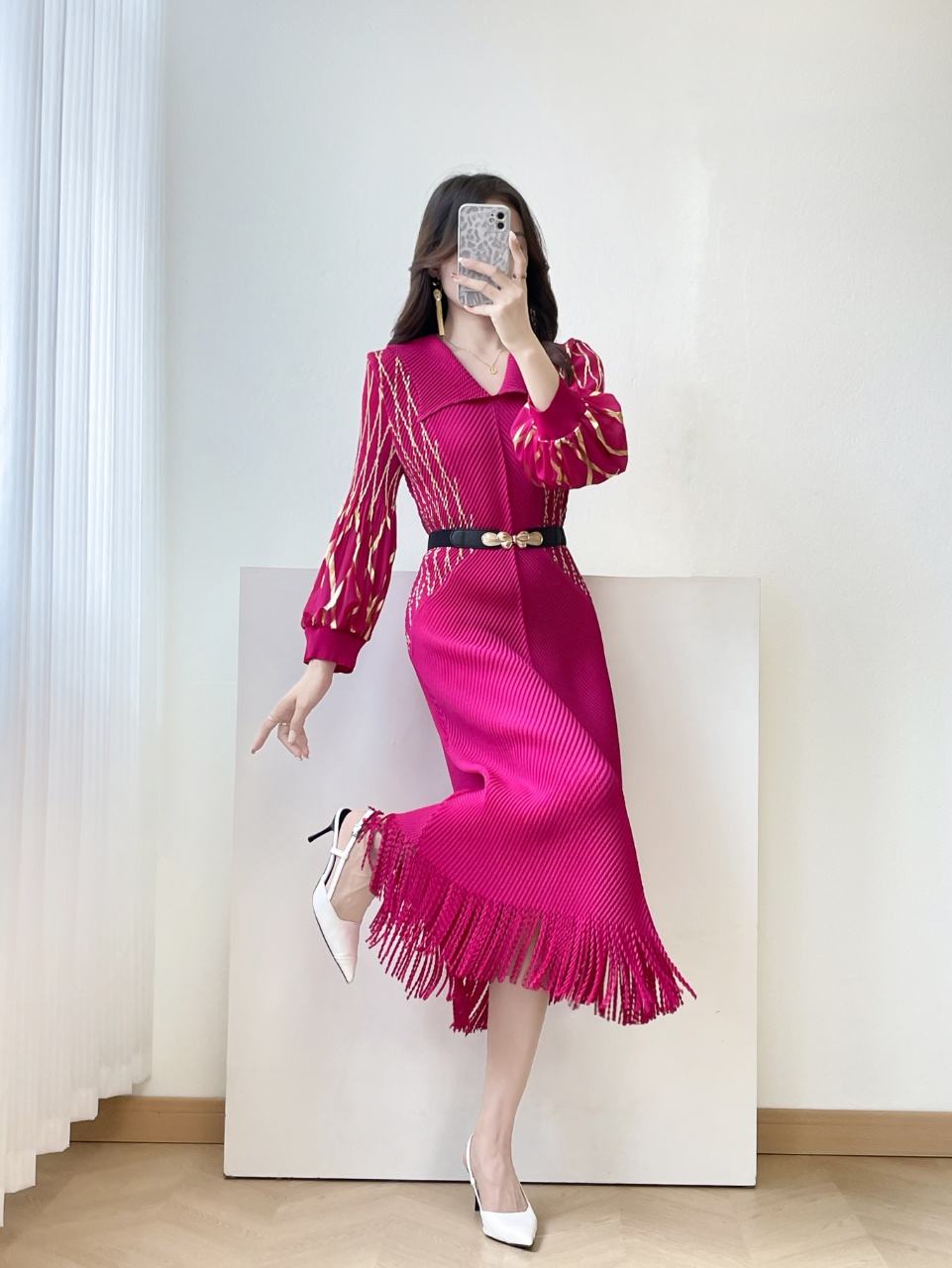 สีแดงม่วง