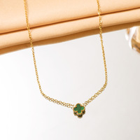 Collier tendance en acier inoxydable hypoallergénique imperméable avec pendentif trèfle à quatre feuilles en zircon, chaîne en corde pour femmes