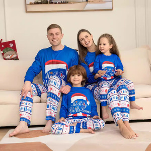 Pigiami Natalizi Coordinati per Famiglia con Stampa a Maniche Lunghe per Uomo e Donna, Vendita all'Ingrosso - Product Image 5