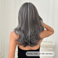 Pelucas de Cabello Sintético de 22 Pulgadas, Color Gris Oscuro a Gris Plateado Medio con Flequillo, Resistentes al Calor, Fibra Natural Mate