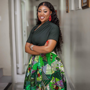 Conjunto de Dos Piezas Elegante y Moderno con Top Asimétrico Africano y Falda Estampada, Estilo Europeo y Americano, Primavera 2026 - Product Image 3