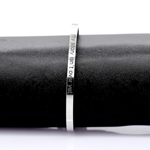 Braccialetto aperto a forma di C in acciaio inossidabile all'ingrosso bracciale Unisex lucido argento con lettere inglesi ispiratrici - Product Image 6