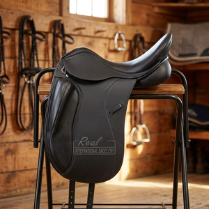 Silla de Montar Inglesa de Cuero de Alta Calidad, Colores Personalizados, Logotipo, Doma Clásica, Marca Real International Saddlery, Modelo RES-01, para Carreras de Caballos - Product Image 3
