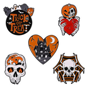 Broche en métal émaillé personnalisée pour Halloween, avec logo de <span class=keywords><strong>film</strong></span> d'<span class=keywords><strong>horreur</strong></span>, de dessin animé, de fantôme, de citrouille, de sorcière, pour carte de soutien - Product Image 4