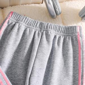 Conjunto de Ropa Térmica para Niñas Pequeñas Otoño/Invierno, Sudadera Gris con Cuello Redondo y Pantalones Anchos con Lazo Decorativo - Product Image 3
