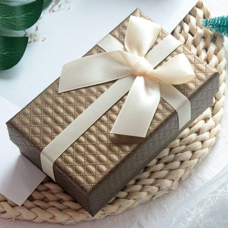 bracelet box pink square