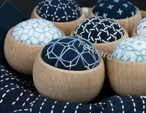 Kit de Cojín de Alfileres de Bordado Japonés Redondo con Base de Madera - Product Image 3