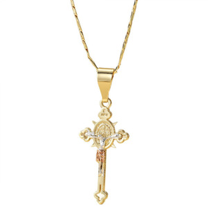 Colar Crucifixo Banhado a Ouro Tricolor de Cobre com Pingente Cruz de Jesus São Bento Presente Religioso Joia de Fé para Homens e Mulheres - Product Image 5