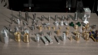 Изготовленный на заказ OEM-клапан из титана Gr5 Ti-6Al-4V с несколькими портами, обработанный на ЧПУ, высокопрочный, коррозионностойкий, сертифицированный по ASTM B381