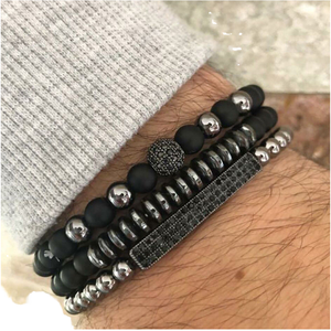 Bracelets tendance style occidental en perles d'hématite noire givrée, avec breloques en zircone cubique, couronne et tête de lion, lot de 3 - Product Image 1