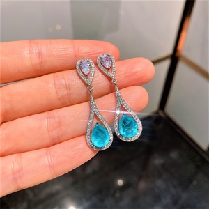 Pendientes Colgantes de Cobre Ecológico con Baño de Plata y Zirconia Azul en Forma de Pera de 8*10mm, Estilo Vintage, para Uso Diario Femenino - Product Image 3