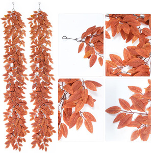 Guirlande de feuilles de rotin artificiel rouge-orange pour décorations de mariage en extérieur, 6 pieds de long - Product Image 2