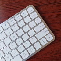 Keyboard Mini Nirkabel 76 Tombol Dual Mode 2.4G BT Plastik untuk Tablet Laptop iPad Pro 12.9 inci Produk Baru