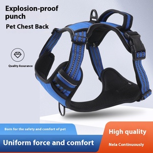 Harnais réglable pour chien moyen Gilet en nylon réfléchissant à la mode avec clip avant 2 anneaux en métal et 3 boucles faciles à allumer/éteindre - Product Image 2