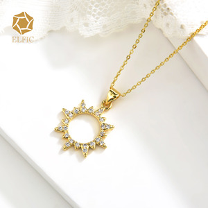 Delicata Collana in Rame Placcato Oro 14K con Zirconi, Ciondolo a Cuore <span class=keywords><strong>Sole</strong></span> Luna <span class=keywords><strong>Mamma</strong></span>, Catena Trendy da Donna per <span class=keywords><strong>la</strong></span> Clavicola, Gioielli alla Moda per <span class=keywords><strong>la</strong></span> Festa della <span class=keywords><strong>Mamma</strong></span> - Product Image 4
