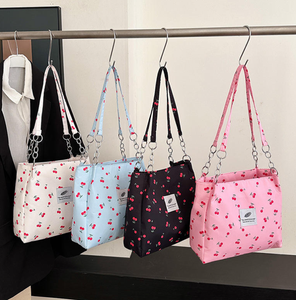 กระเป๋าผู้หญิงแฟชั่นใหม่รับฤดูใบไม้ผลิ ความจุเยอะ ลายเชอร์รี่สดใส สะพายไหล่เดียวหรือถือใต้วงแขน ใช้สำหรับช้อปปิ้ง - Product Image 1