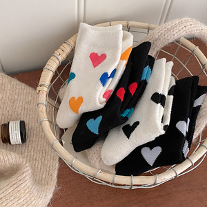 2025 <span class=keywords><strong>Sock</strong></span> Factory Mulheres Meias Atacado Senhoras Algodão Macio Coração <span class=keywords><strong>Valentines</strong></span> Fuzzy Tripulação Primavera e Verão Meias - Product Image 5