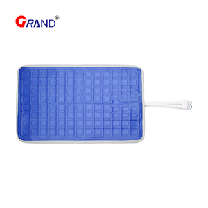 <strong>Heated</strong> Dog Pad for Keeping Your <strong>Puppy</strong> Warm All Winter Long - Product Image 5