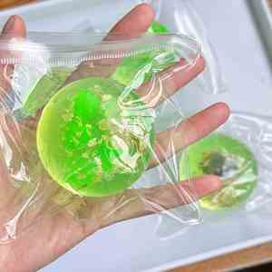 ลูกบอลบีบ TPR สีเขียวใส ขนาด 6 ซม. รุ่นใหม่ กลิ่นมะลิ ช่วยคลายเครียด ของขวัญสำหรับเด็กและผู้ใหญ่ พร้อมกลิ่นหอมสดชื่น - Product Image 3