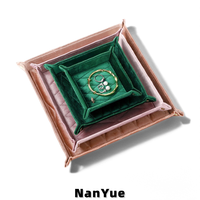 Plateau à bijoux en velours matelassé carré à boutons-pression, multi-tailles, pliable et empilable, pour présentation de bagues, boucles d'oreilles et colliers sur comptoir