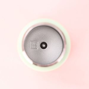 Bouteille d'eau isotherme portable en acier inoxydable de 450 ml pour le sport, avec poignée et affichage de la température, écologique, pour femme - Product Image 4