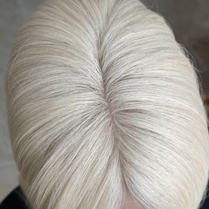 Venta al por mayor: Topper de cabello humano europeo 100% rubio con base de seda, atado a mano, 5x6.5 pulgadas, para mujeres con pérdida de cabello - Product Image 2