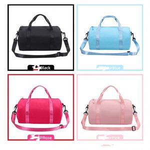 Sac de sport léger en Oxford pour femme, petit format, durable, imperméable, avec doublure en polyester, idéal pour l'entraînement, le fitness, la natation, le yoga et la danse - Product Image 5