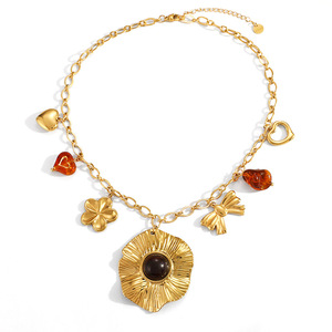 Collier pendentif tendance plaqué or 18 carats, forme fleur, en résine, bijoux de fête - Product Image 5