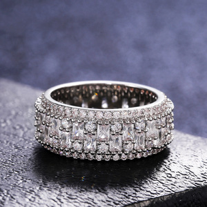 Anello Vintage Rettangolare Irregolare Unisex con Design Scintillante Intarsiato, Gioiello di Moda per Uso Quotidiano - Product Image 2